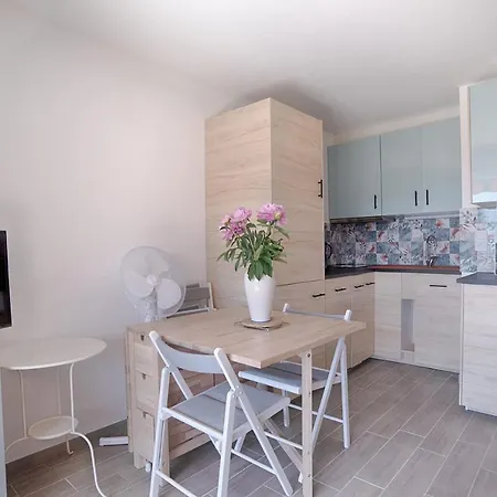 Beautiful With Terrace Near The Sea!