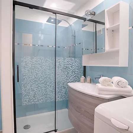 Beautiful With Terrace Near The Sea! Carqueiranne