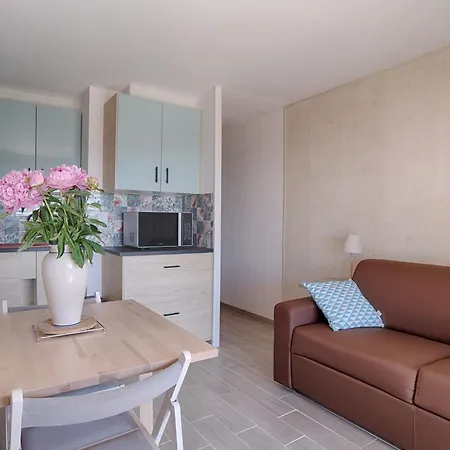 Beautiful With Terrace Near The Sea! Lejlighed *